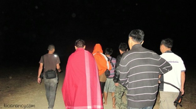 Safari malam di Savana Bekol. Jangan lupa bawa senter atau headlamp ya!