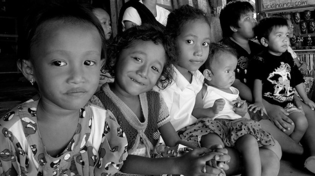 Anak-anak Desa Sade.